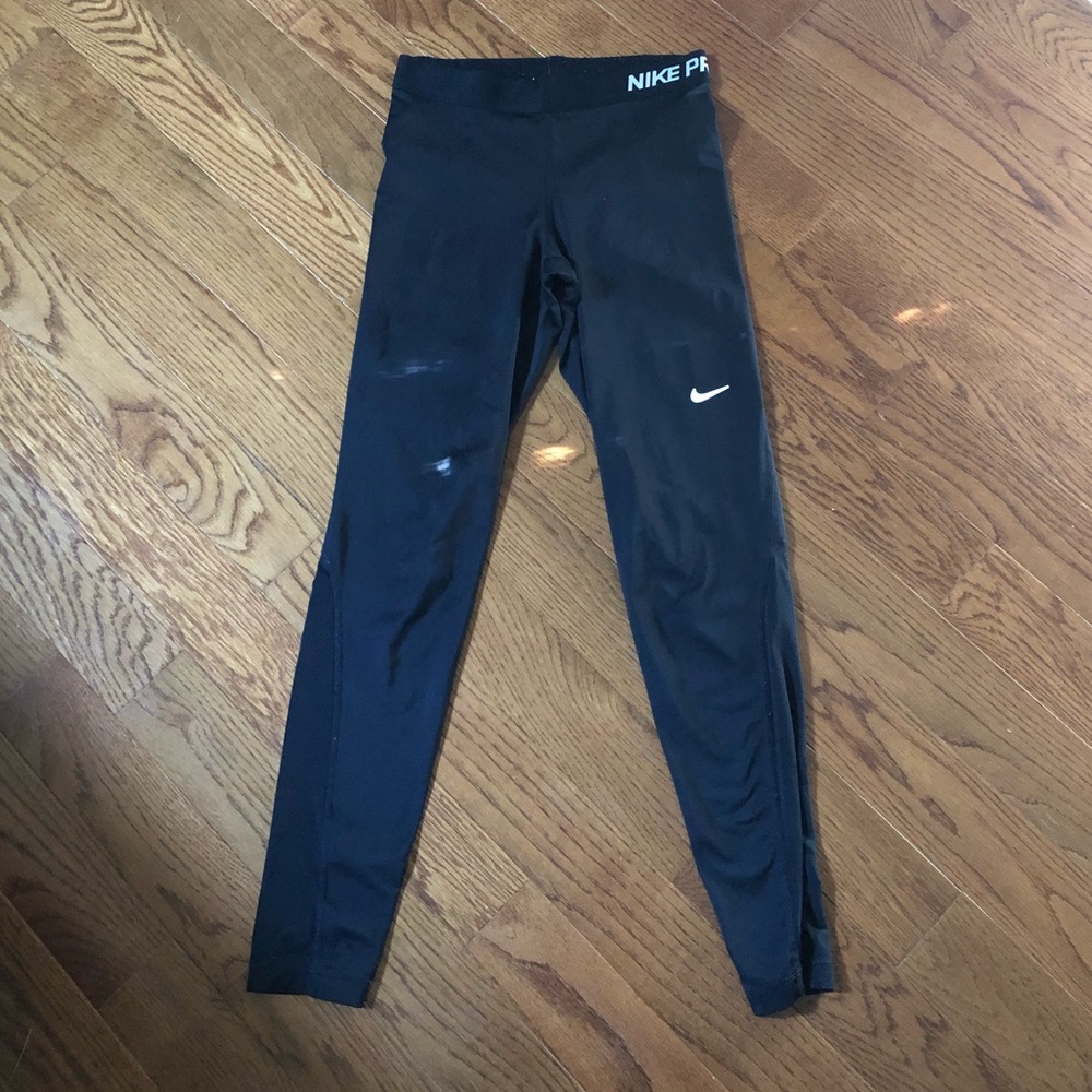 Regular rise Nike Pros